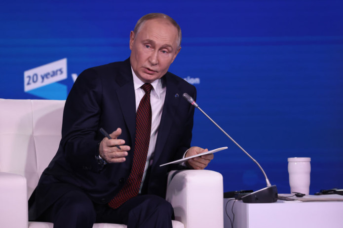 Putin Trampni saylovdagi g‘alabasi bilan tabrikladi