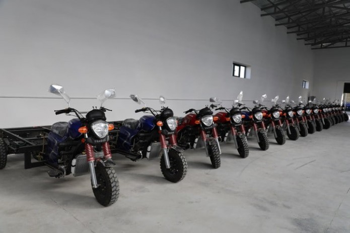 Buxoroda uch g‘ildirakli yuk motosikllari ishlab chiqarish yo‘lga qo‘yildi