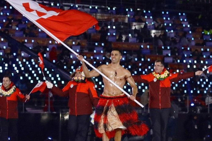 ТОП-10 запоминающихся моментов Олимпиады: Тонганский знаменосец