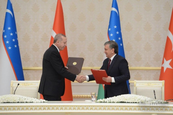 Узбекистан и Турция подписали более 20 документов