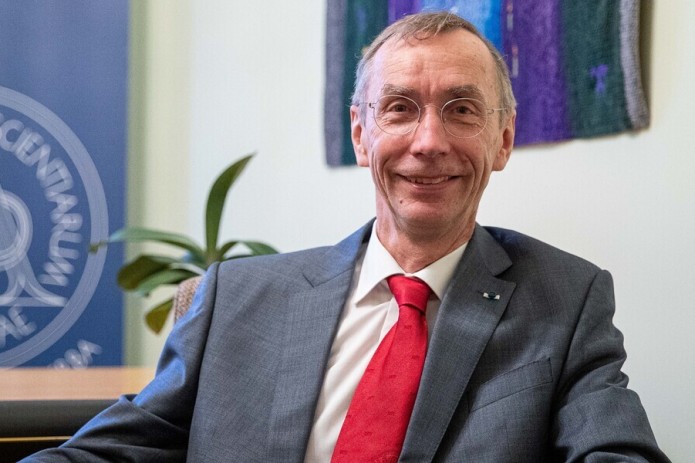 Ilk laureat: Shvetsiyalik biolog tibbiyot bo‘yicha Nobel mukofotiga sazovor bo‘ldi