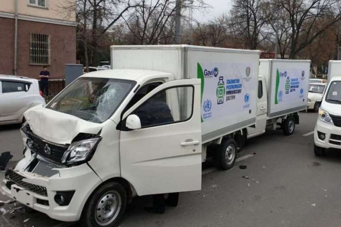 Trucks donated by UNICEF crash in Tashkent
