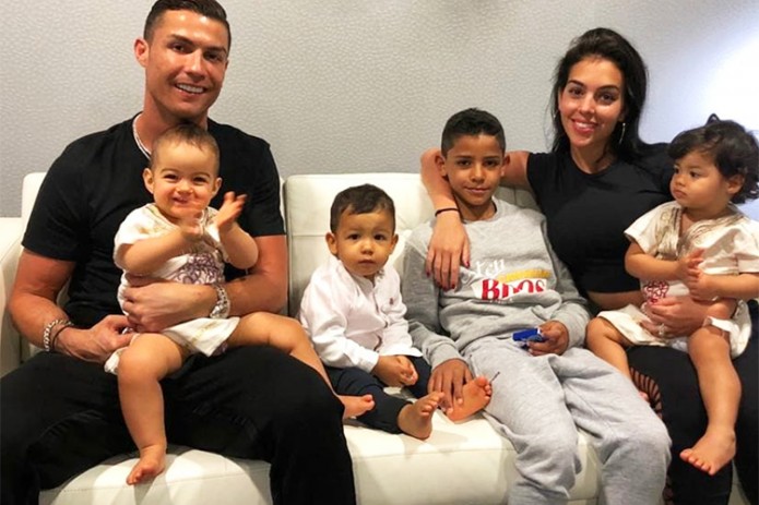 Chiroyli porno: qishda qorda sikilgan