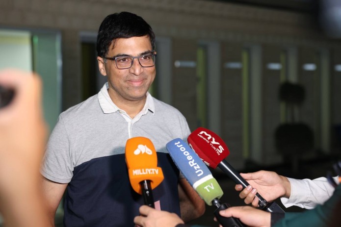 Чемпион мира по шахматам Вишванатан Ананд прилетел в Ташкент