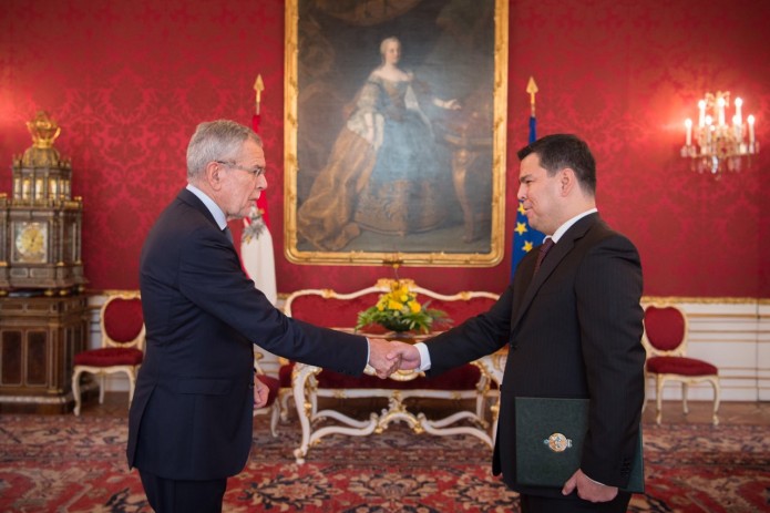 Посол Узбекистана вручил верительные грамоты Президенту Австрии