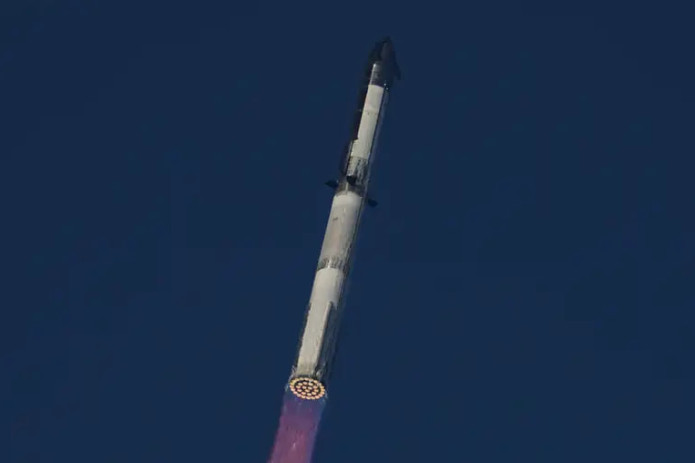 SpaceX kompaniyasi Starship kosmik kemasining 11-sinovini muvaffaqiyatli yakunladi