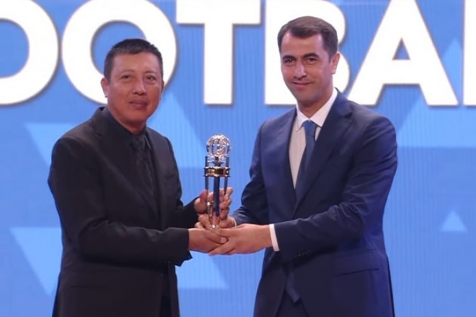 Uzbekistan's Football Association Wins Top Honor