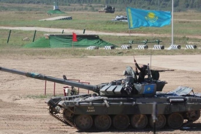 Qozog‘iston Ukrainaga harbiy texnika jo‘natganini rad etdi