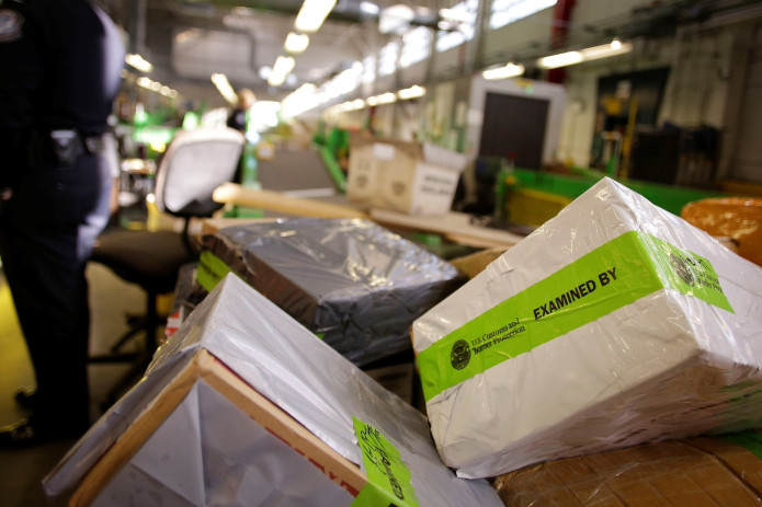 Uzbekistan introduces new customs fee for international courier parcels