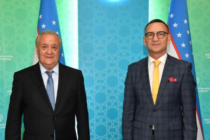 Абдулазиз Камилов принял нового посла Украины