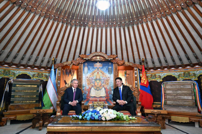 Shavkat Mirziyoyev va Uxnaagiyn Xurelsux Ulan-Batorda muzokaralar o'tkazdi