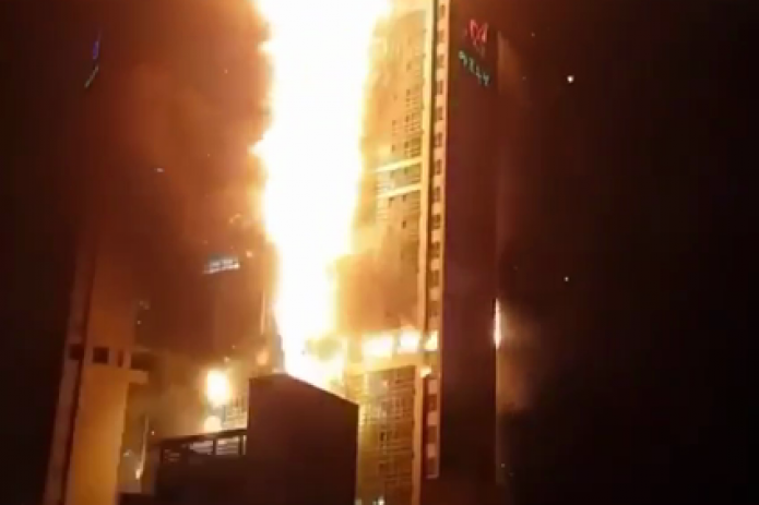 В Южной Корее горит 33-этажный небоскреб