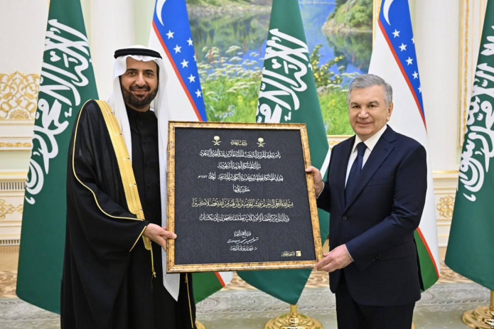 Shavkat Mirziyoyev Saudiya Arabistoni Podshohligi haj va umra ishlari vazirini qabul qildi