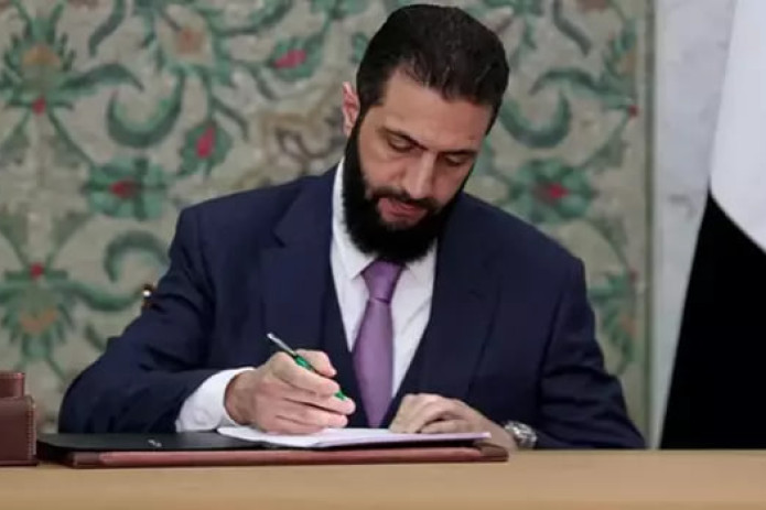 Suriyaning yangi prezidenti 5 yillik o‘tish davri uchun konstitutsiyaviy deklaratsiyani imzoladi