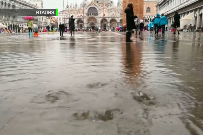 Несколько человек погибли в результате резкого ухудшения погоды в Италии (Видео)