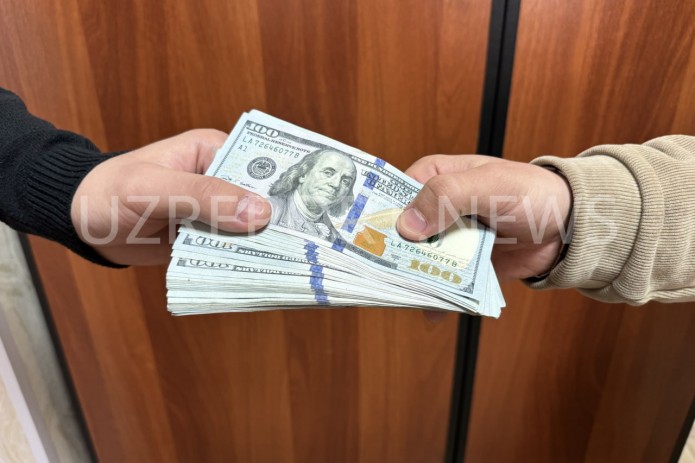 Toshkent xalqaro aeroportining nazoratchisi 1800 AQSH dollari olgan vaqtida ushlandi