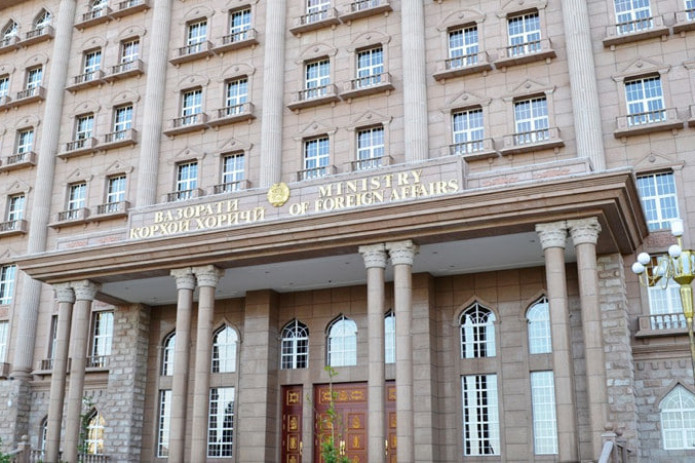 Xitoy Tashqi ishlar vazirligi Tojikistonda harbiy baza qurilishi haqidagi xabarlarini rad etdi