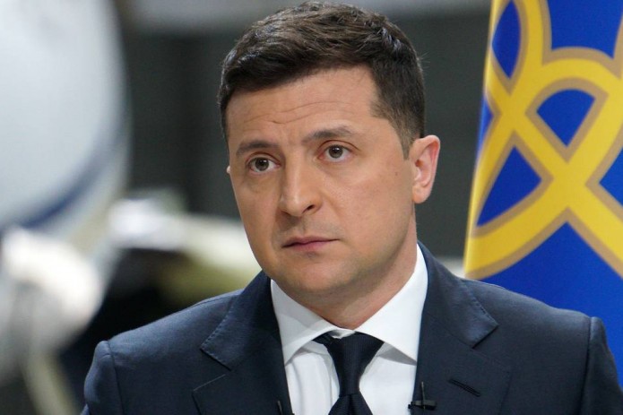 Зеленский объявил военное положение по всей Украине