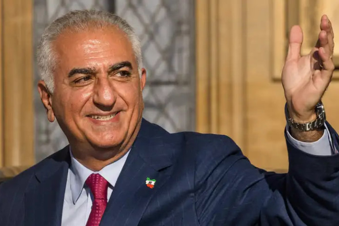 Vitkoff Eronning oxirgi shohining o'g'li bilan yashirincha uchrashdi