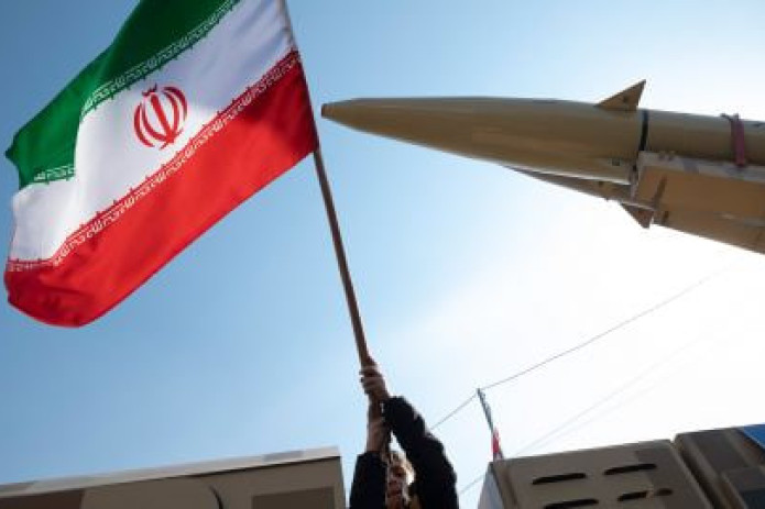 Eron Yadro qurolini tarqatmaslik shartnomasidan chiqishga tayyorlanmoqda