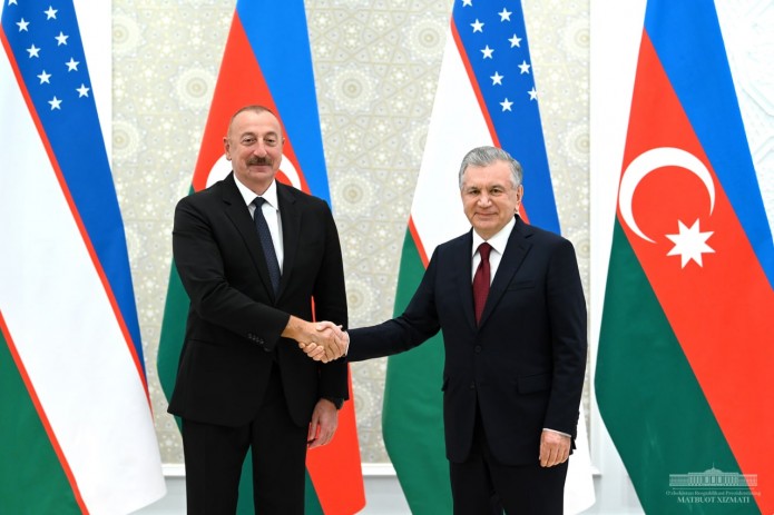Шавкат Мирзиёев провел встречу с президентом Азербайджана Ильхамом Алиевым