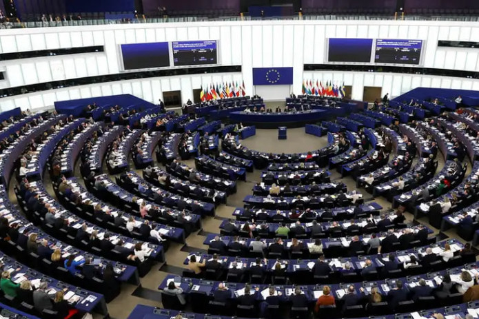 The Insider: Yevroparlament Ukrainaga 90 mlrd yevro miqdorida kredit ajratishni maʼqulladi