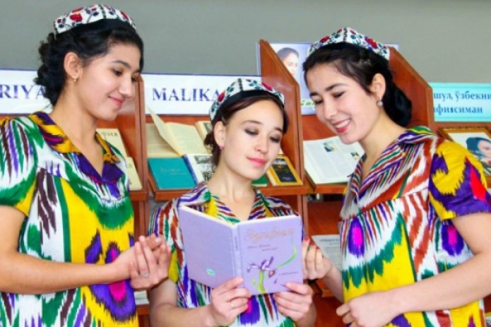 Президент наградил одаренных девушек Госпремией имени Зульфии