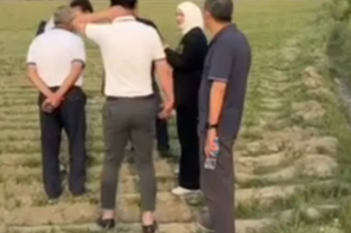 “Ekishni xohlamaganlarning yeri xitoyliklarga beriladi” – Urgutda fermerlar shunday ogohlantirildi