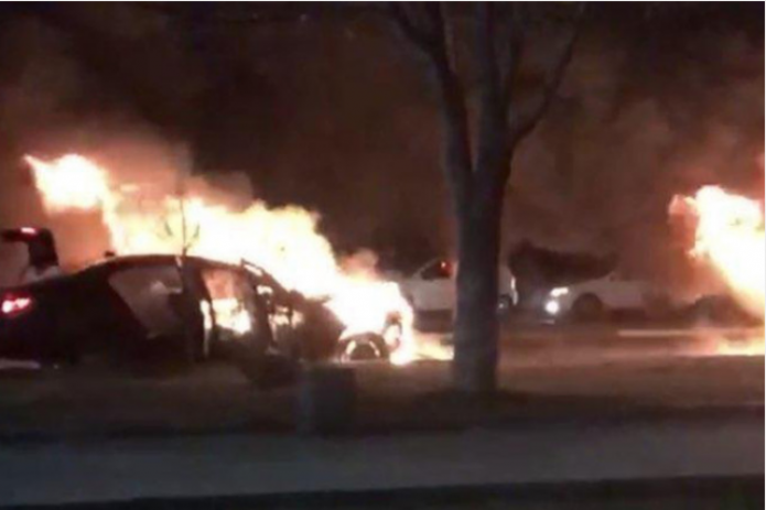 Страшное ДТП в Ташкенте: автомобили загорелись, в то время как там еще были пассажиры