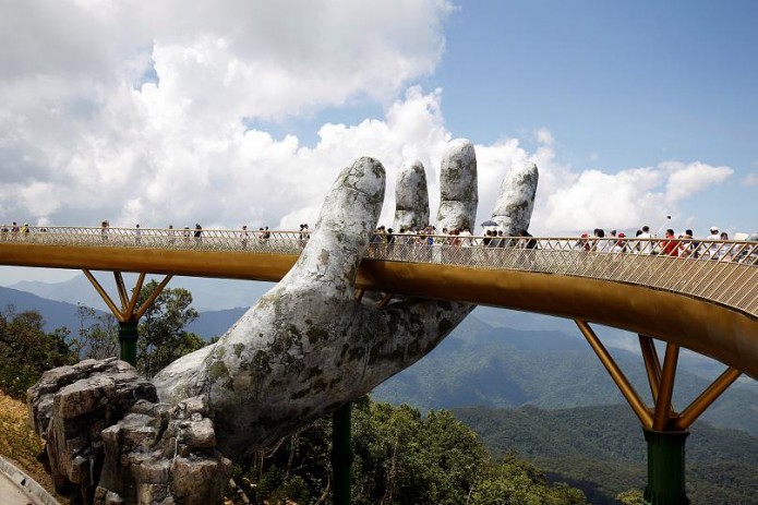 "Руки Бога": во Вьетнаме открыли впечатляющий мост