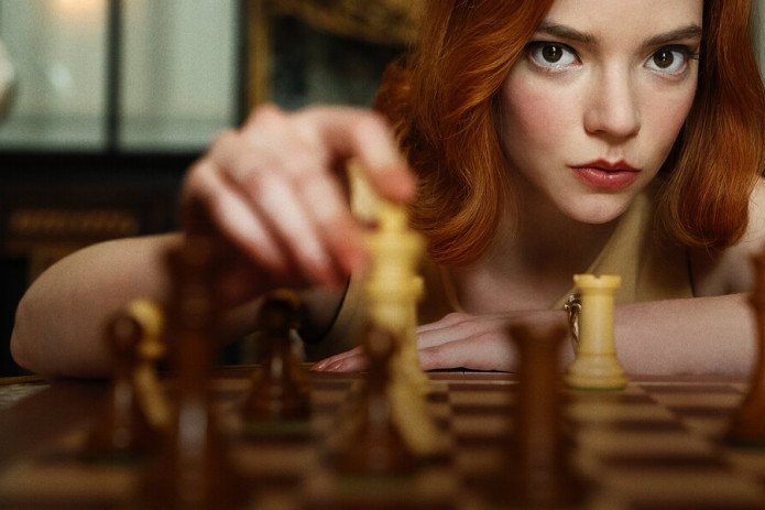 «Сейчас шахматы — это жесткий мир спортивной борьбы»: Шахматист Ян Непомнящий смотрит «Ход королевы»