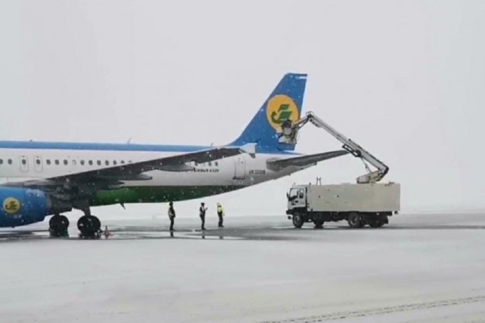 Международный аэропорт «Ургенч» закрыли в связи с метеоусловиями