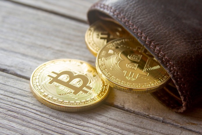 Курс биткоина впервые в истории превысил $20 тыс.