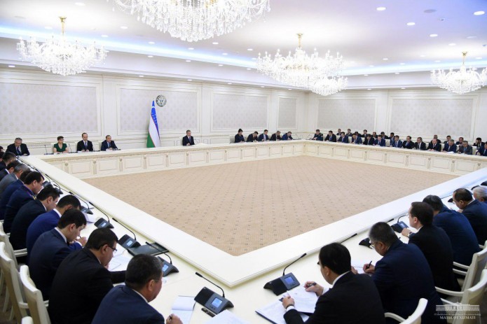 В Узбекистане повысят МРЗП и оптимизируют тарифы на энергоресурсы