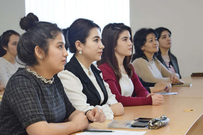 Homiladorlikning kech davrida jinsiy aloqa qilish xavflidir. Taqir chol yigitni sikadi