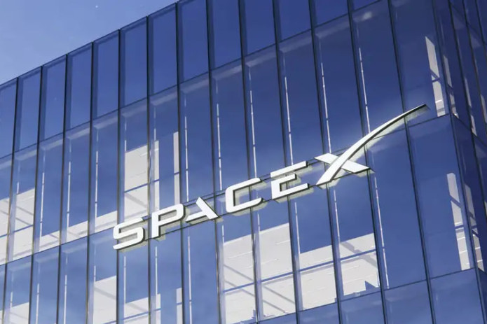 SpaceX tarixdagi eng yirik IPOni o'tkazishi mumkin