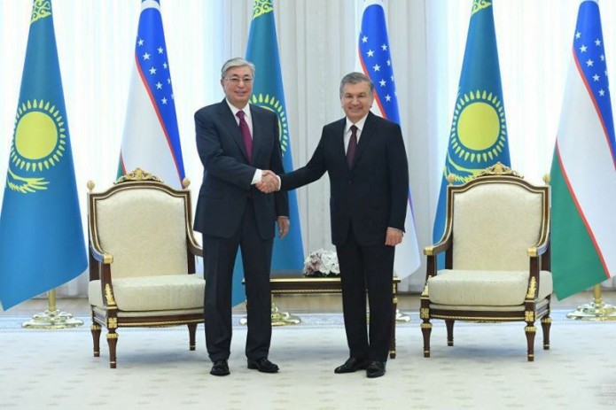 Президент Казахстана поздравил Шавката Мирзиёева с победой на выборах