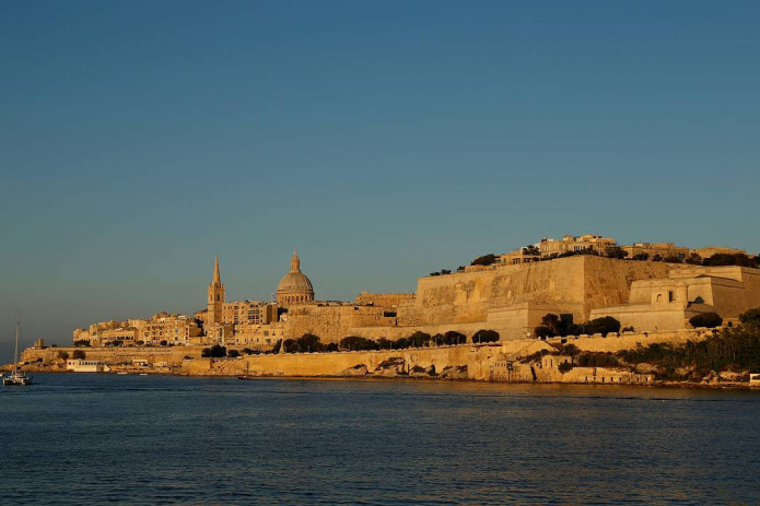 YeI sudi Maltadan «oltin pasportlar» berishni to‘xtatishni talab qildi