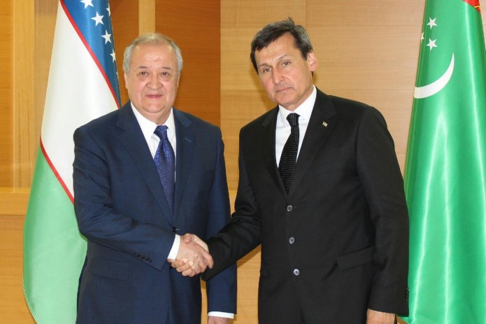 Главы МИД Узбекистана и Туркменистана встретились в Ашхабаде
