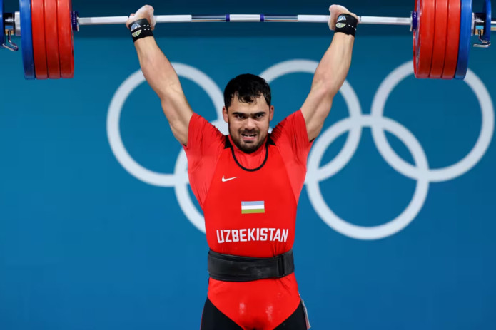 Akbar Jo‘rayev uch karra jahon chempioni bo‘ldi