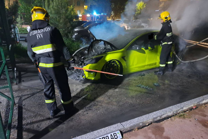 Toshkent shahrida elektromobil yonib ketdi