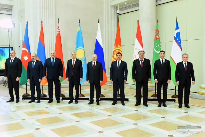 Shavkat Mirziyoyev attends informal meeting of the CIS heads of state