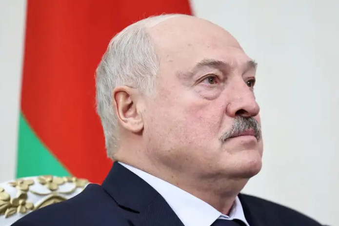 Zelenskiy Lukashenkoga qarshi sanksiyalar joriy qildi