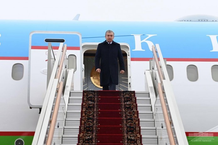 Президент Шавкат Мирзиёев прибыл в Москву