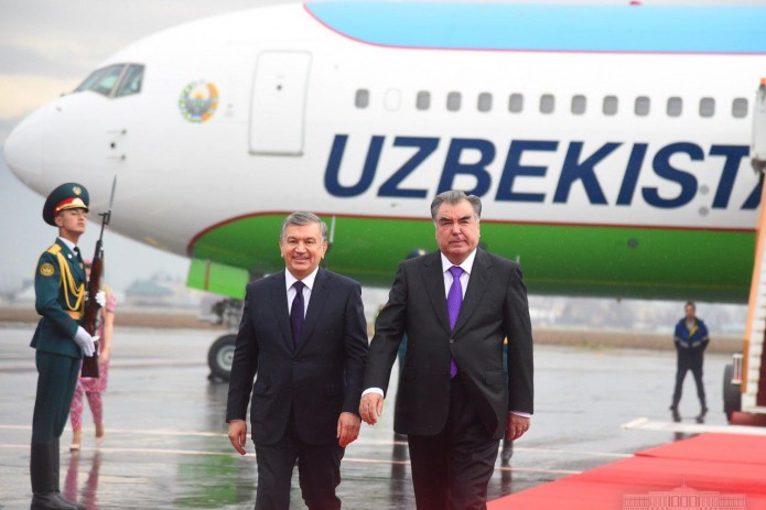 Президент Шавкат Мирзиёев прибыл с госвизитом в Таджикистан