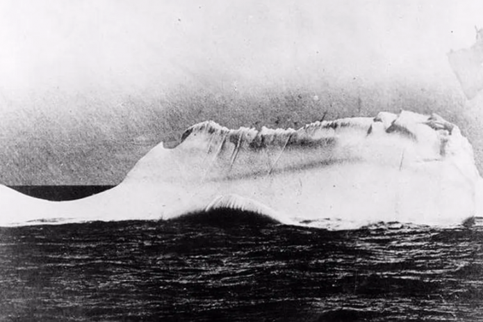 «Titanik»ni cho‘ktirgan aysberg fotosi sotuvga qo‘yildi