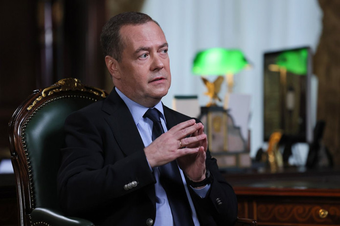 Medvedev kelajakda Rossiya yangi hududlarni bosib olishini aytdi