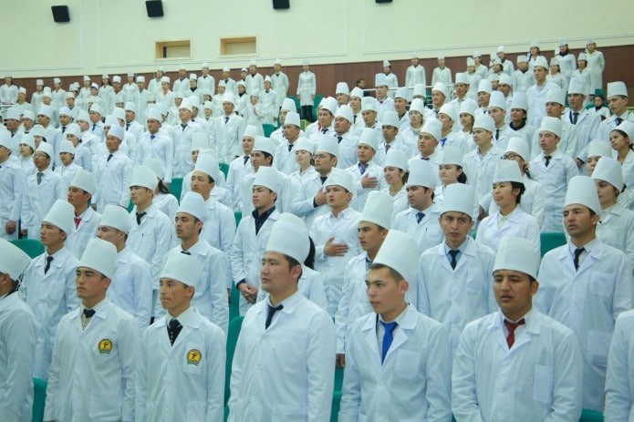 Tibbiyot OTMlarining 200 nafar bitiruvchisi yetakchi xorijiy OTMlarda o'qitiladi