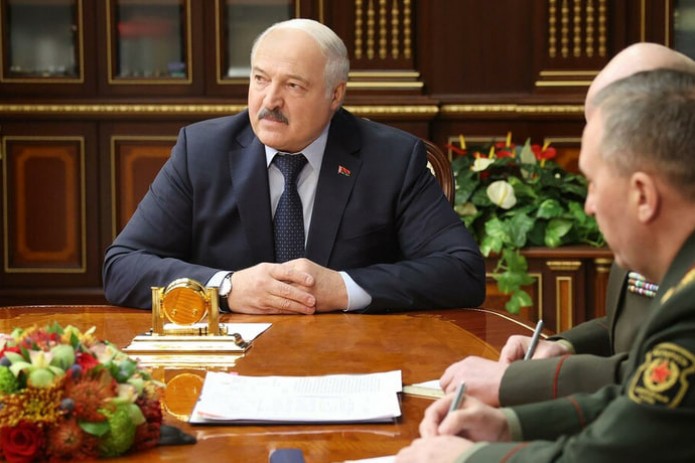 "Ukrainaning Rossiya bilan sulh shartnomasi imzolashdan boshqa yoʻli yoʻq" — Aleksandr Lukashenko