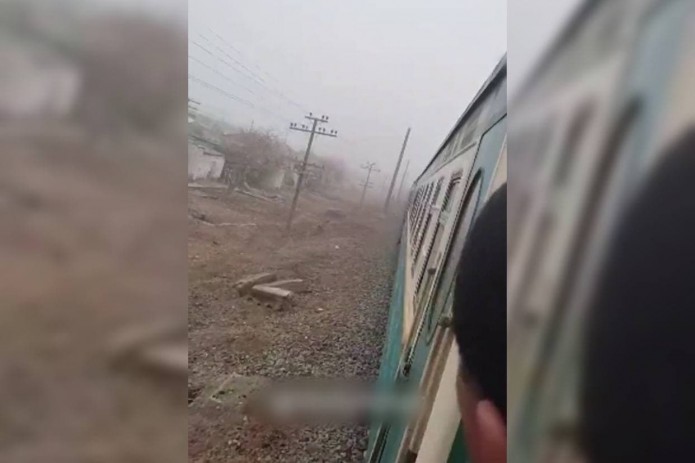 В Хорезме 43-летнюю женщину сбил поезд